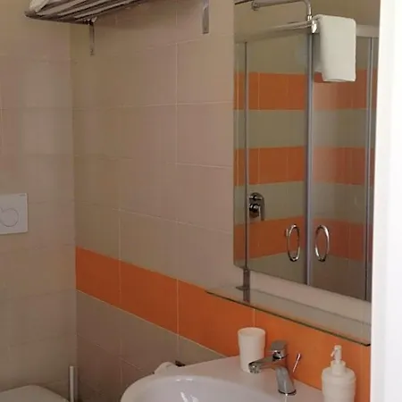Oda ve Kahvaltı La 3*