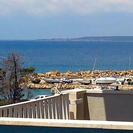 La Oda ve Kahvaltı 3*